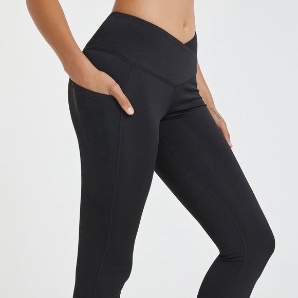 Black Crossover Legging With Pockets - Picture 6 of 6